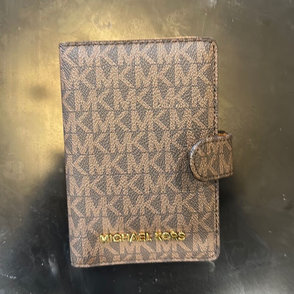 Michael kors card holder wallet